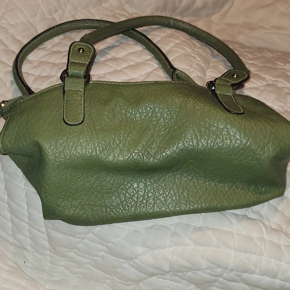 Purses - Picture 2 of 6